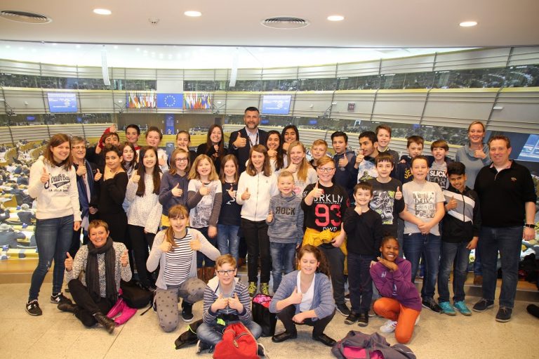 Besuch des 5. und 6. Schuljahrs der SGU Eupen im Europäischen Parlament in Brüssel