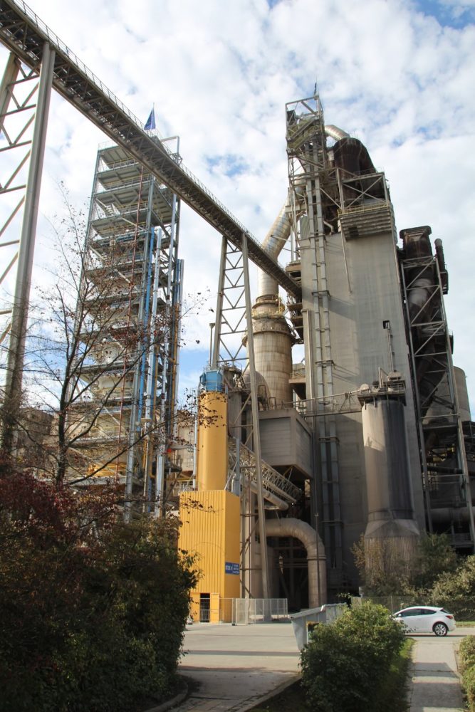 CCS-Pilotanlage in Lixhe: Das bei der Verbrennung von Kalkstein entstehende CO2 wird herausgefiltert und gespeichert.