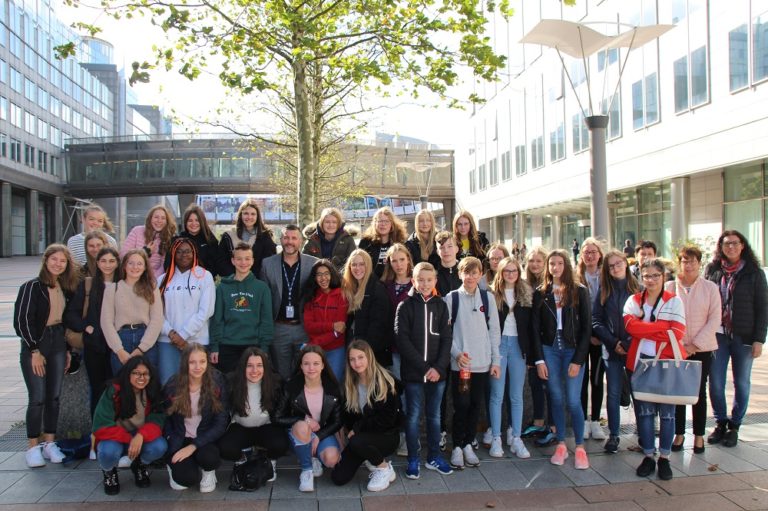 Schüler des 3. Jahres der Maria-Goretti-Sekundarschule Sankt Vith im Europäischen Parlament in Brüssel 