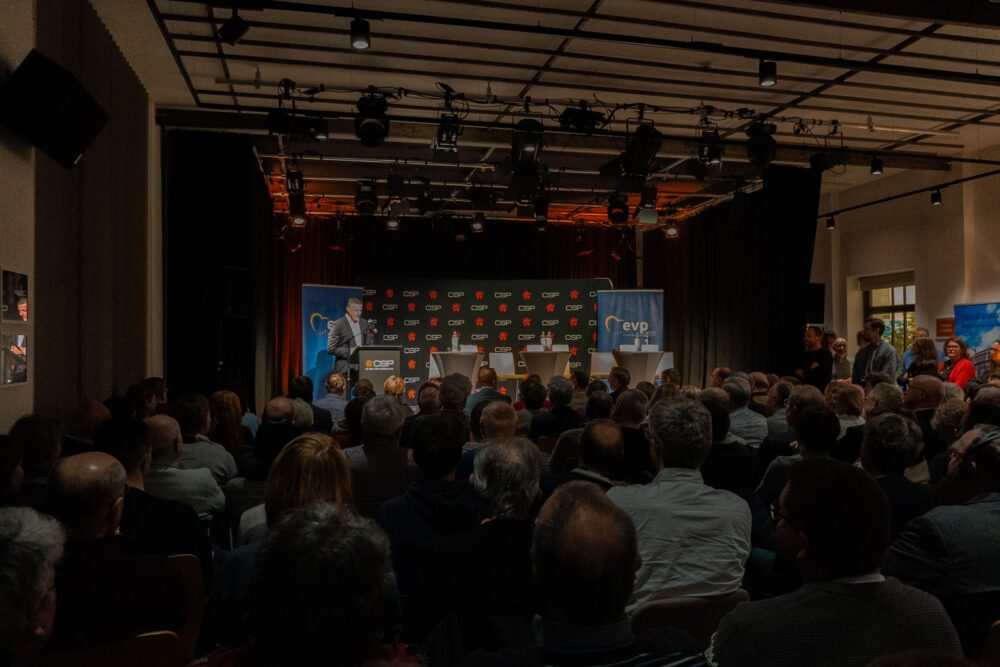 Rund 180 Gäste nahmen an der Veranstaltung teil.